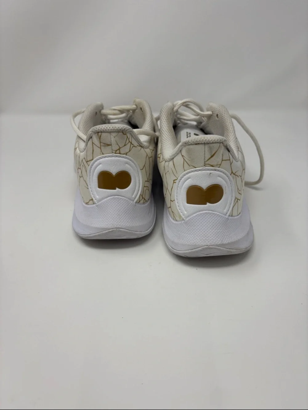Nike | White Sneakers‎ with Gold Swoosh air zoom court DX0341-100 8.5